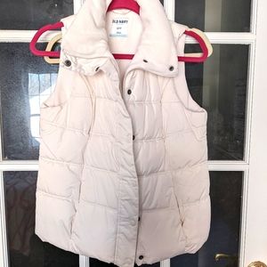 White Old Navy Puffer Vest!!